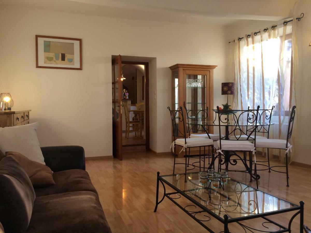 La Maison De Valentine Jarjayes Екстериор снимка
